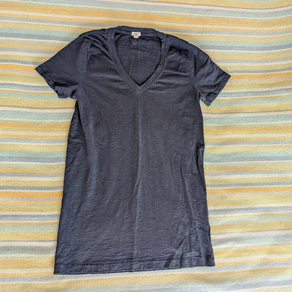 🛍️ BUNDLE ONLY • J. Crew Blue-Gray Vneck Tee size XS